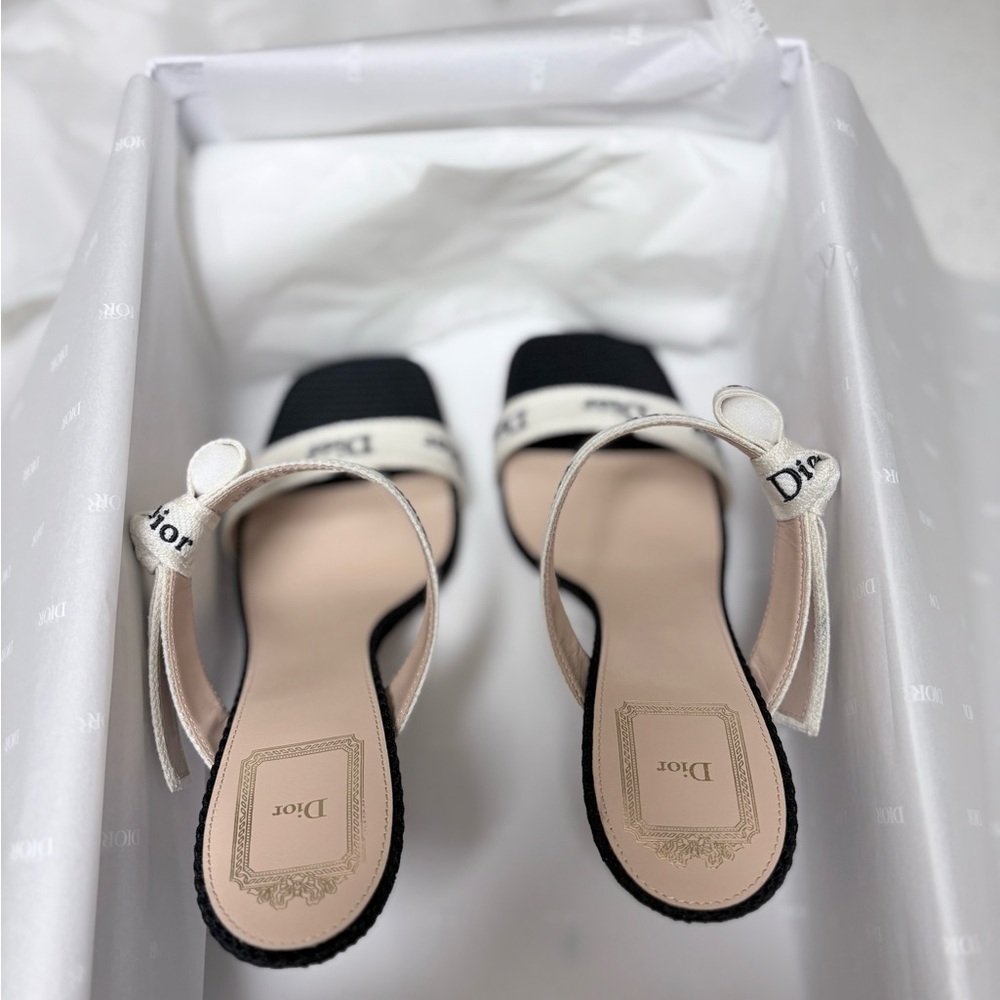 Heeled Sandal with J'Adior Straps - Picture 3 of 9